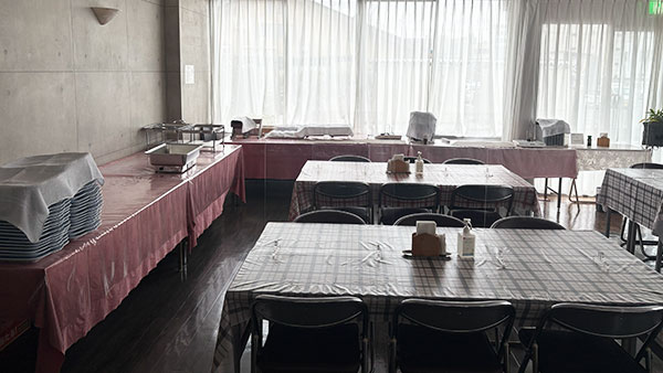 朝食会場
